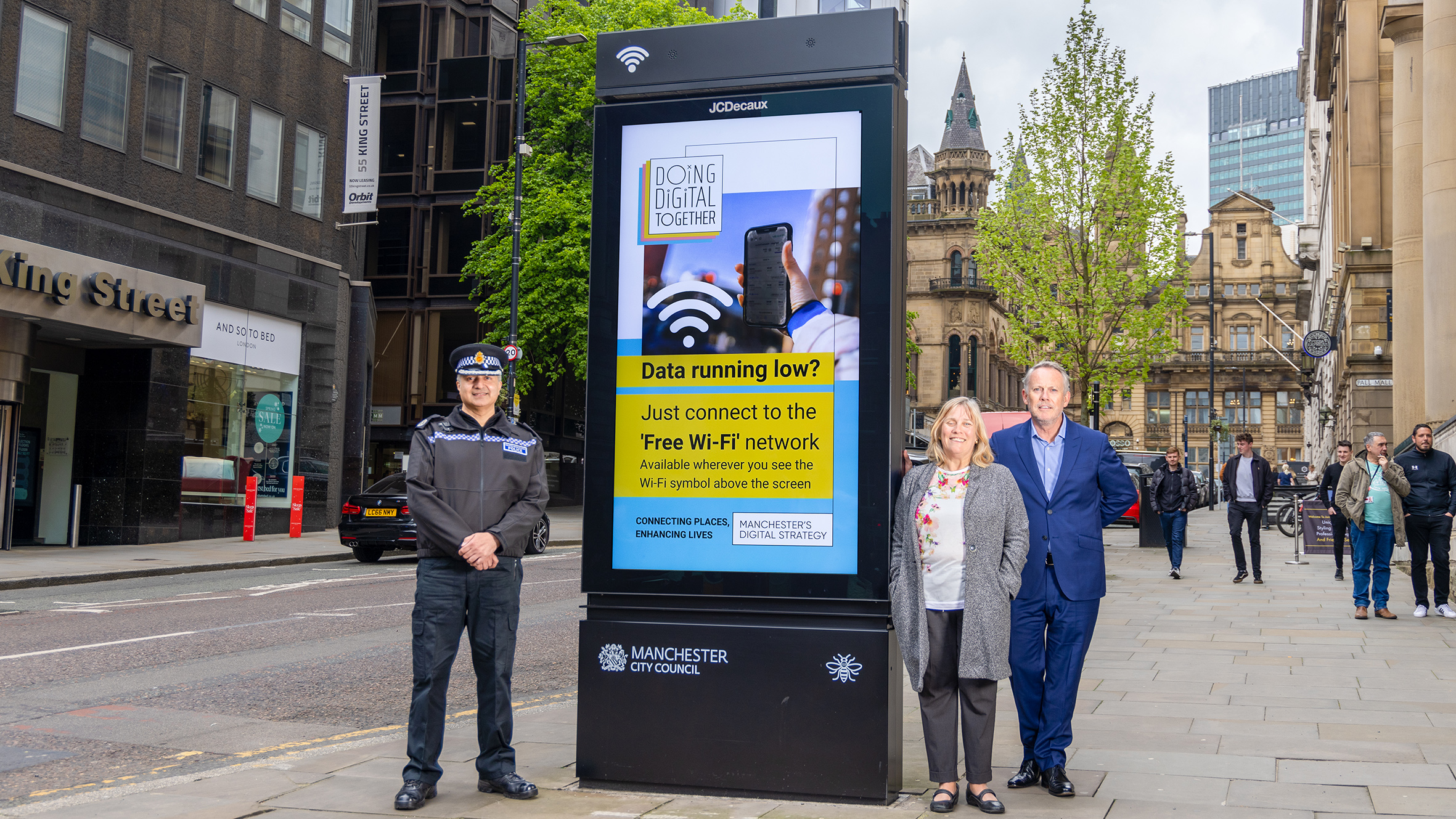 JCDecaux UK & Manchester City Council Bring Free Wi-Fi to City Centre